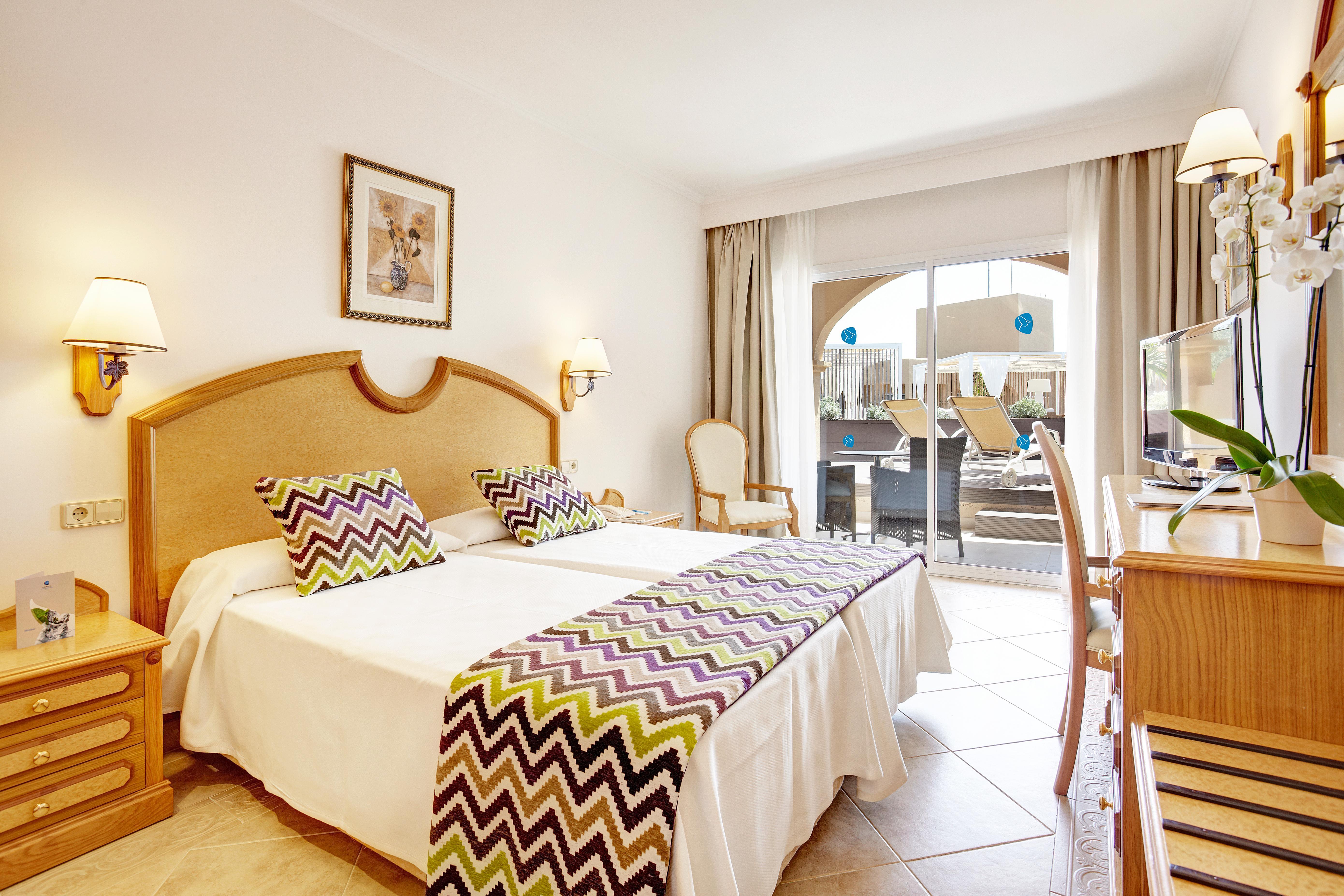 Grupotel Santa Eularia & Spa - Adults Only サンタ・エウラリア・デス・リウ エクステリア 写真
