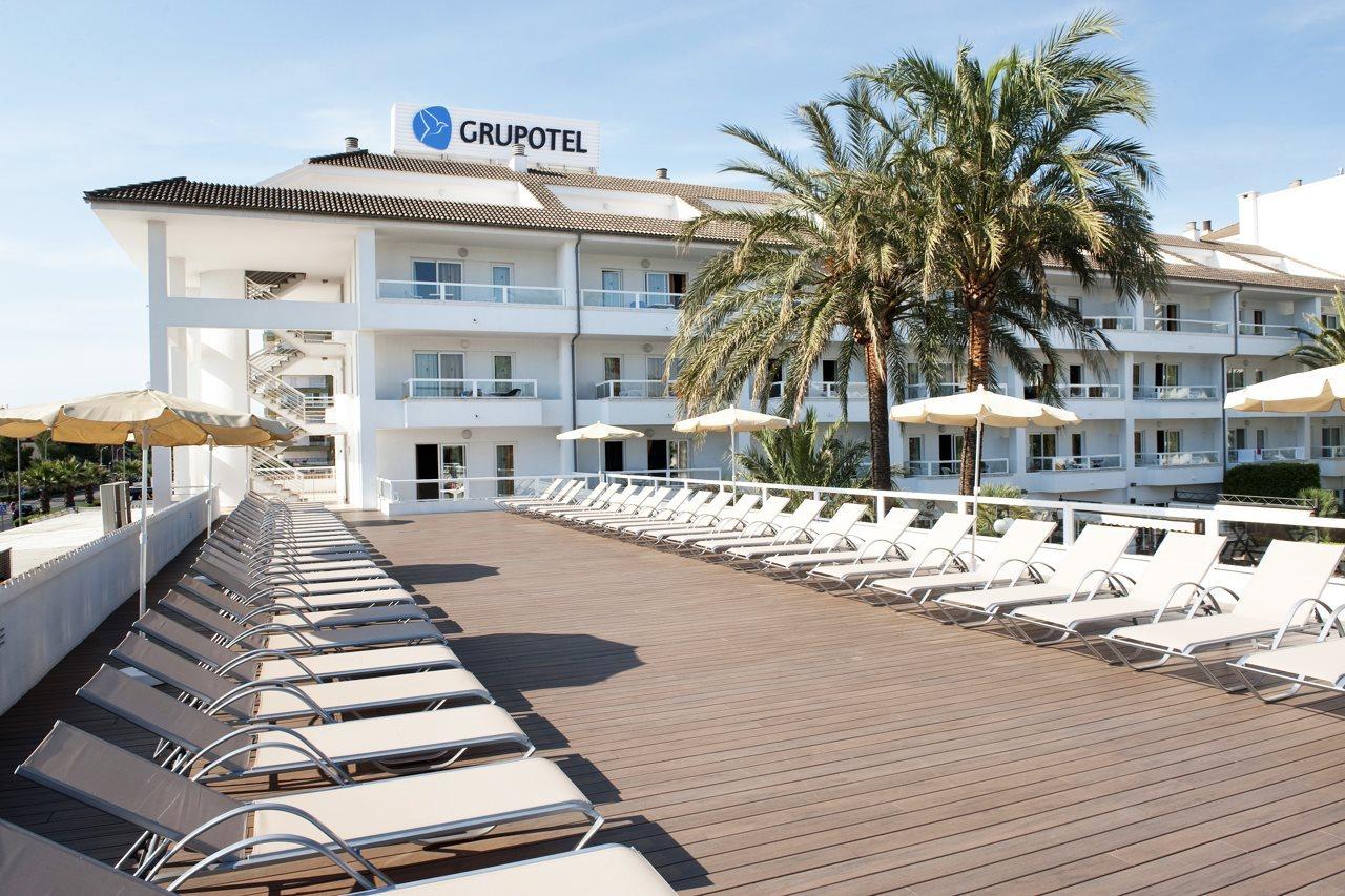Grupotel Santa Eularia & Spa - Adults Only サンタ・エウラリア・デス・リウ エクステリア 写真