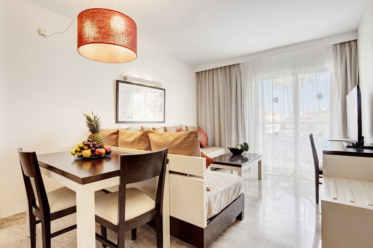 Grupotel Santa Eularia & Spa - Adults Only サンタ・エウラリア・デス・リウ エクステリア 写真