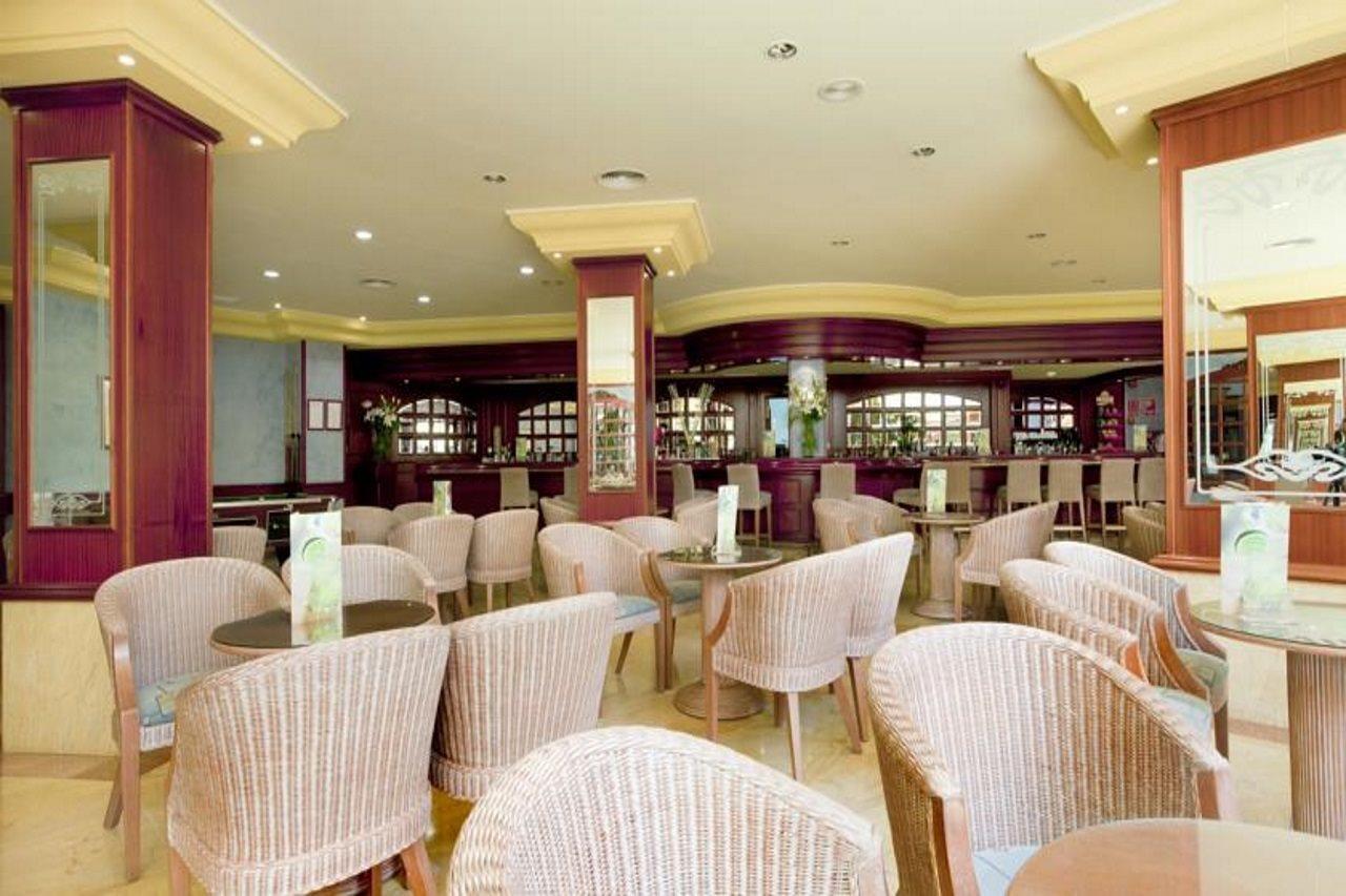 Grupotel Santa Eularia & Spa - Adults Only サンタ・エウラリア・デス・リウ エクステリア 写真